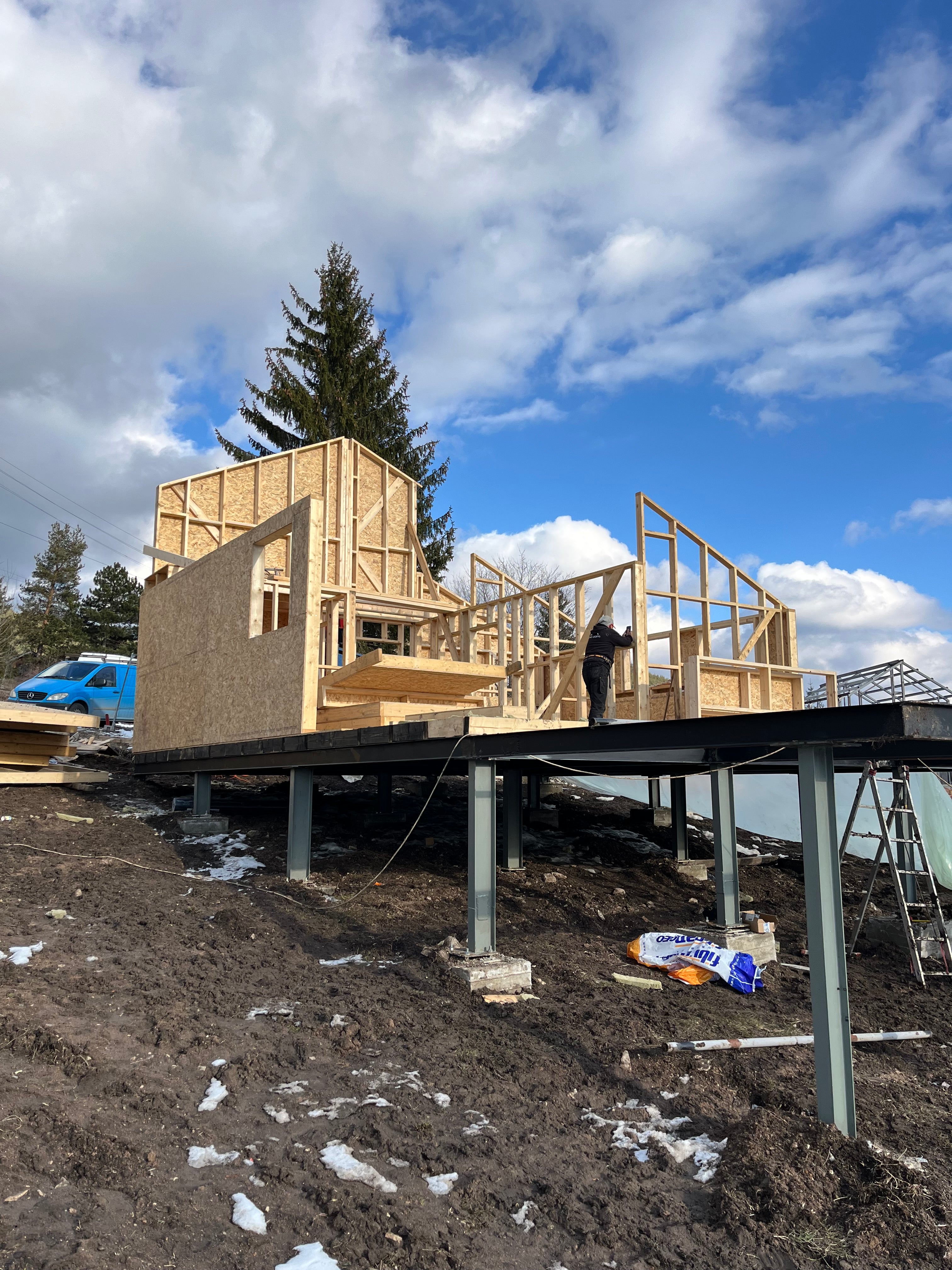 Дървена сглобяема къща на метална основа ''Андрей-1''-100м2